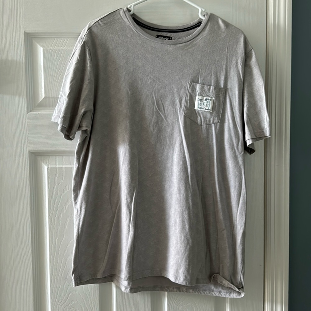 Men’s Large Hurley Tee